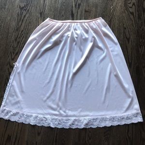 vassarette Intimates & Sleepwear - Vintage Vassarette pink half slip, size XXL vassarette Intimates & Sleepwear - Vintage Vassarette pink half slip, size XXL